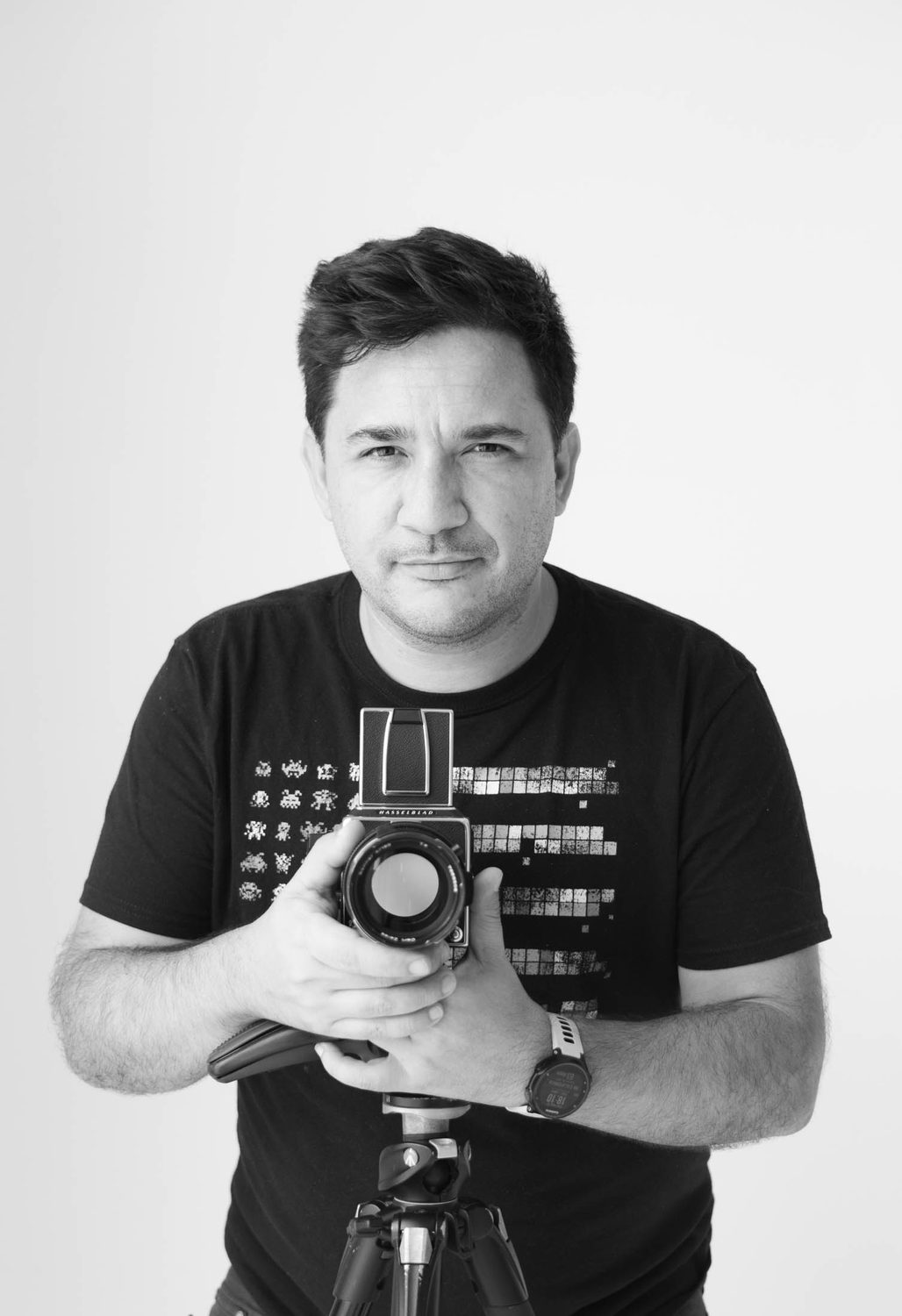 Julian Buitrago, founder of BLINK Photo Co., a Los Angeles headshot photographer
